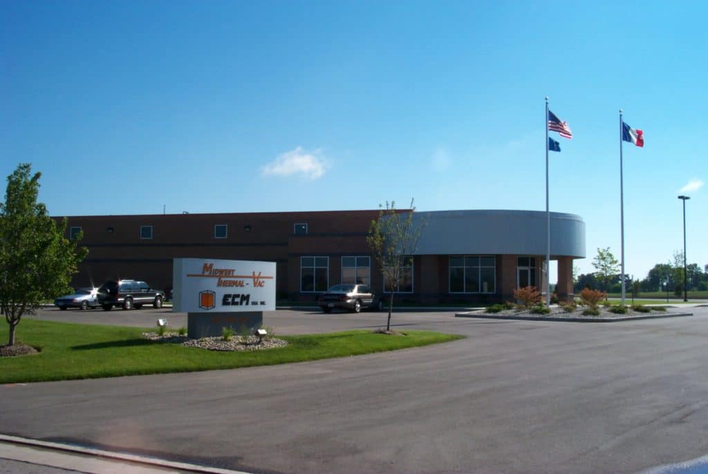 ECM EUA é fundada em Kenosha, Wisconsin.